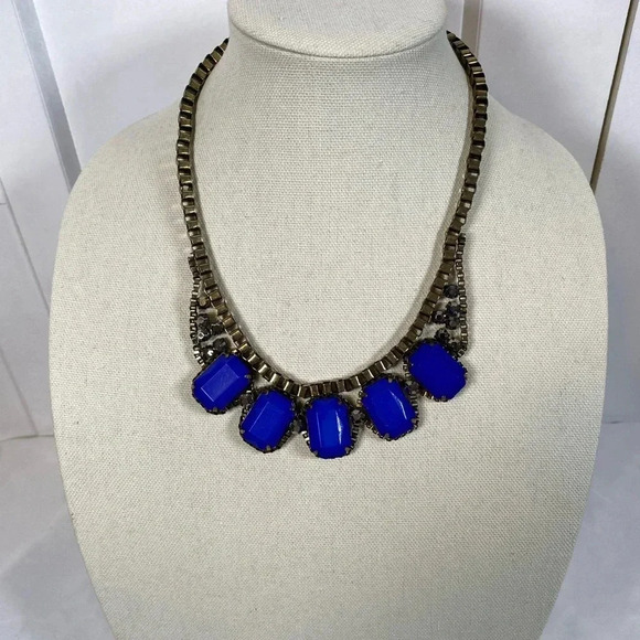 Elegant Blue Statement Necklace with antiques brass findings finish - Picture 2 of 4